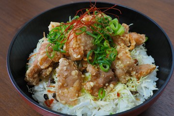 唐揚げ丼