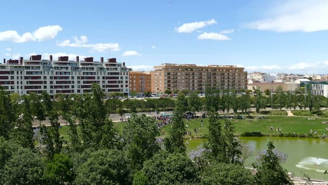 Overview of pond in the Turia garden