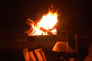 キャンプでの焚き火
