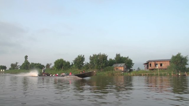 Nyaung Shwe, POV boat passes at high speed