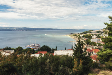 Fototapeta na wymiar View from the fortress Stari Grad of the city of Omis in Croatia.