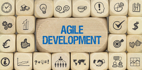 Agile Development / Würfel mit Symbole