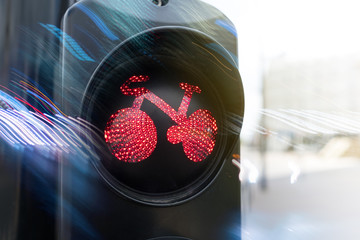 feu rouge vélo interdiction stop arrêt piste circulation ville urbaine urbain respecter lumière