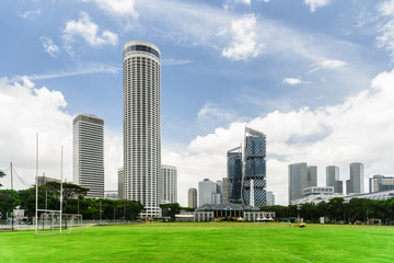Fototapeta na wymiar View of skyscrapers and other modern buildings of Singapore
