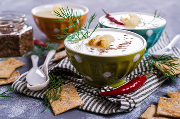 Creamy cauliflower soup