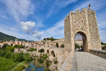 Obraz premium Besalu medieval village in Girona, Spain