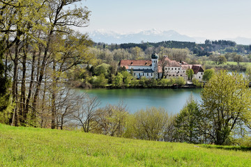 Fototapeta na wymiar Seeoner See - Oberbayern