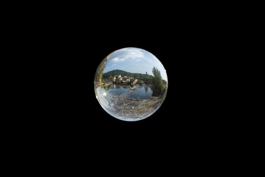 Borghetto nella sfera