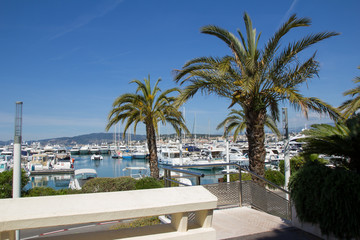 Fototapeta na wymiar Port de Cannes 