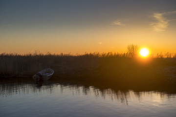 łódka w szuwarach © Kamil_k2p