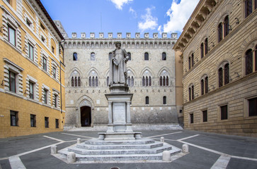 Fototapeta na wymiar Statue of Sallustio Bandini, Siena, Italy