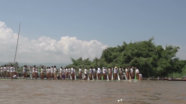 Phaung Daw Oo Pagoda Festival, longboat races