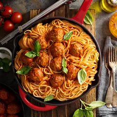 Fototapete Fertige gerichte Spaghetti with tomato sauce and meatballs
