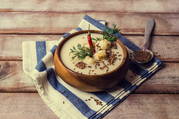Creamy cauliflower soup