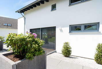 Haus mit Terrassenbereich