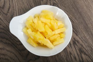 Canned pineapple