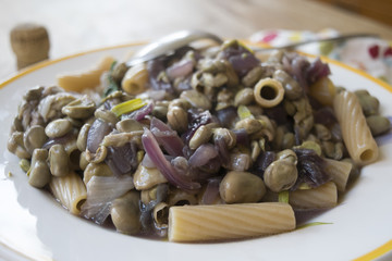 pasta with broad beans and onions