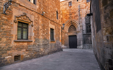 Fototapeta na wymiar Medieval Architecture in Barcelona Spain