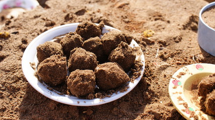 Детская поделка из песка