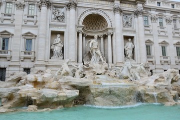 Fototapeta na wymiar Trevi - Brunnen, Rom ( Fontana di Trevi )