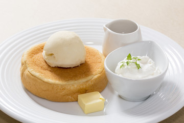 アイスクリームパンケーキ