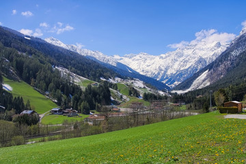 Fototapeta na wymiar Pflerschtal in den Alpen - Pflersch valley in european Alps