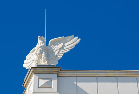 Berlin: Unter den Linden, Baukunst, Dachschmuck Kommandantur, Kommandantenhaus, Dachsims, Adler, Preussen - Berliner baugeschichte, historisch prussian eagle