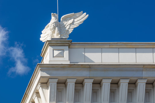 Berlin: Unter den Linden, Dachschmuck Kommandantur, Kommandantenhaus, Dachsims, Adler, Preussen