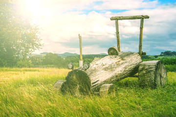 Nachhaltiger Traktor aus Holz © Binder Medienagentur