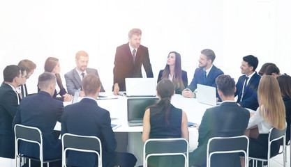 head of the new business project holds a meeting with his busine