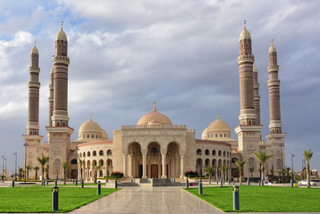 Fototapeta na wymiar AL-Saleh mosque, Sanaa, Yemen