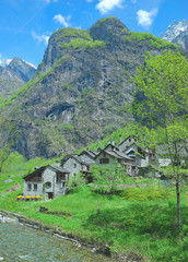 Fototapeta na wymiar das Dorf Roseto im Val Bavona im Kanton Tessin nahe Locarno,Schweiz