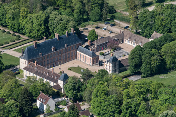 chateau Les Mesnuls près de Paris