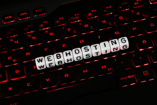 Webhosting Symbol auf Tastatur