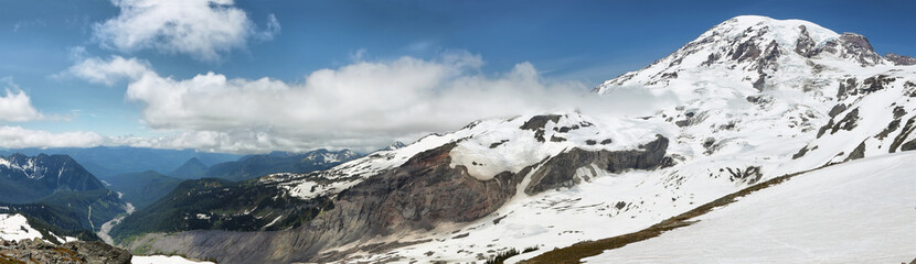 Fototapeta na wymiar Mount Rainier summit, Washington, USA