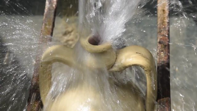 Voda Vand &Nu;&epsilon;&rho;ό Aghe Vatn Water Su Acqua ماء Aigua 水 Agua Nước Wasser آب Eau Ūdens video Ջուր 물 जल מים V&iacute;z Woda Vatten &Aacute;gua Apă Вода 水 Uji Vesi น้ำ Wai 
