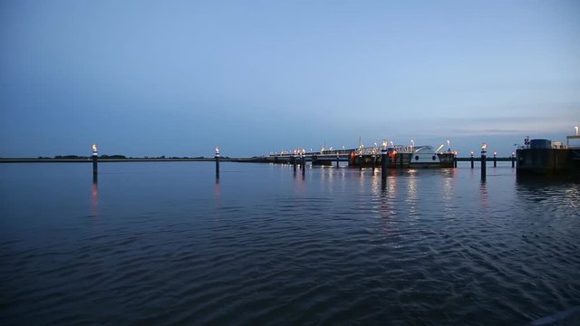 ostfriesische Landschaften, ein kleiner &Uuml;berblick &uuml;ber das Emssperrwerk in Gandersum.