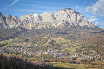 Fototapeta na wymiar Panorama of Cortina d'Ampezzo and Cristallo Peak, Dolomites