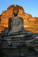 Fototapeta premium Wat Mahathat Buddhist Temple in Ayutthaya, Thailand 