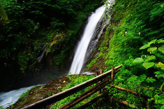 Tegenungan Waterfall. Git Git Waterfall, 