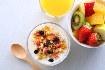 ヨーグルト、グラノーラ