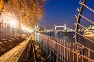 Obraz premium Tower Bridge in London during sunset