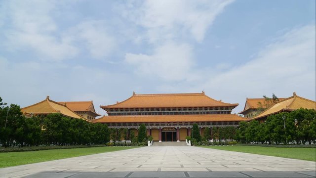Fo Guang Shan Monastery, in front of the main shrine