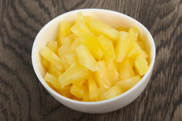 Canned pineapple