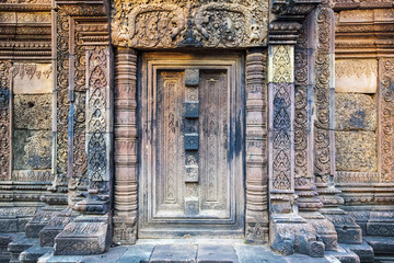 Fototapeta na wymiar Decorated door to the temple