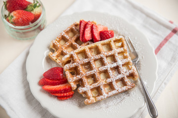 Belgische Waffeln mit Erdbeeren