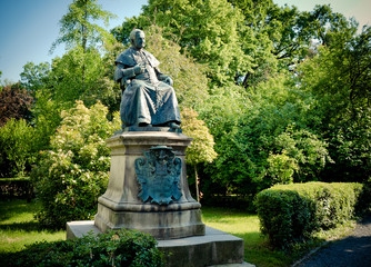 Fototapeta premium Szaniszlo Ferencz statue in Oradea, Romano Catholic Cathedral park