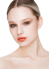 Obraz na płótnie Canvas Beauty fashion model with natural makeup skin care
