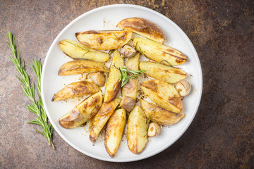  Crispy lemon rosemary roast potato. 