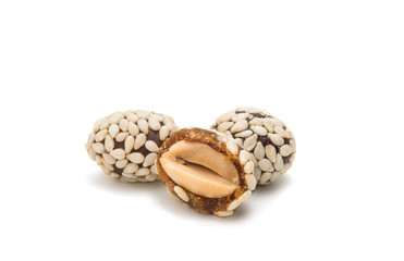 Peanuts in sesame seeds